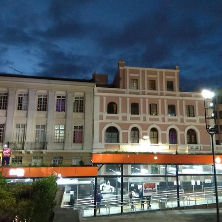 Hostal Mediodia Hostel Quito Kültér fotó