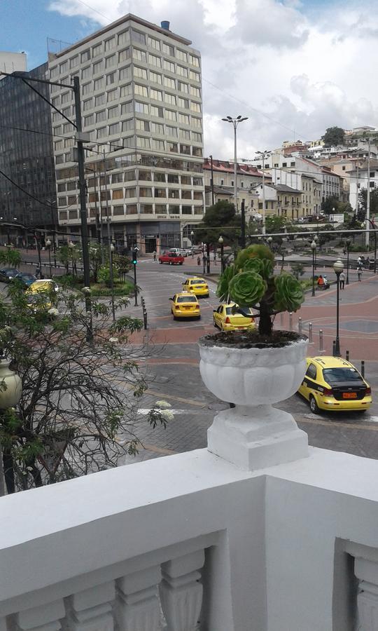 Hostal Mediodia Quito Kültér fotó