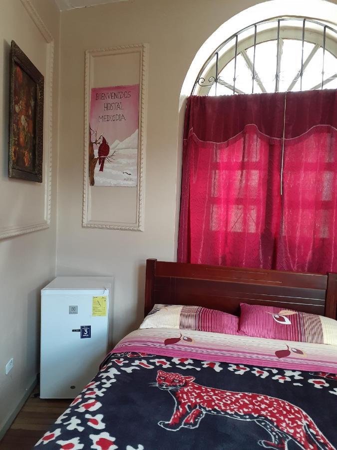 Hostal Mediodia Hostel Quito Kültér fotó