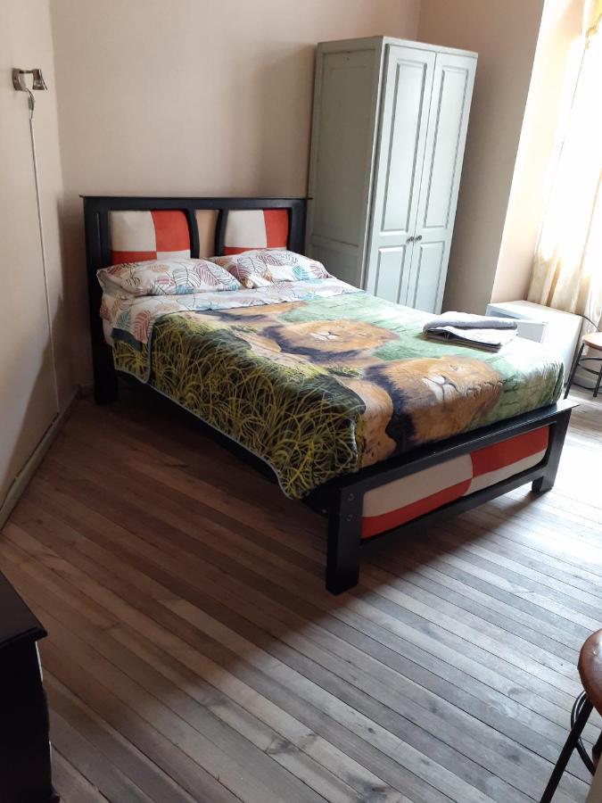 Hostal Mediodia Quito Kültér fotó