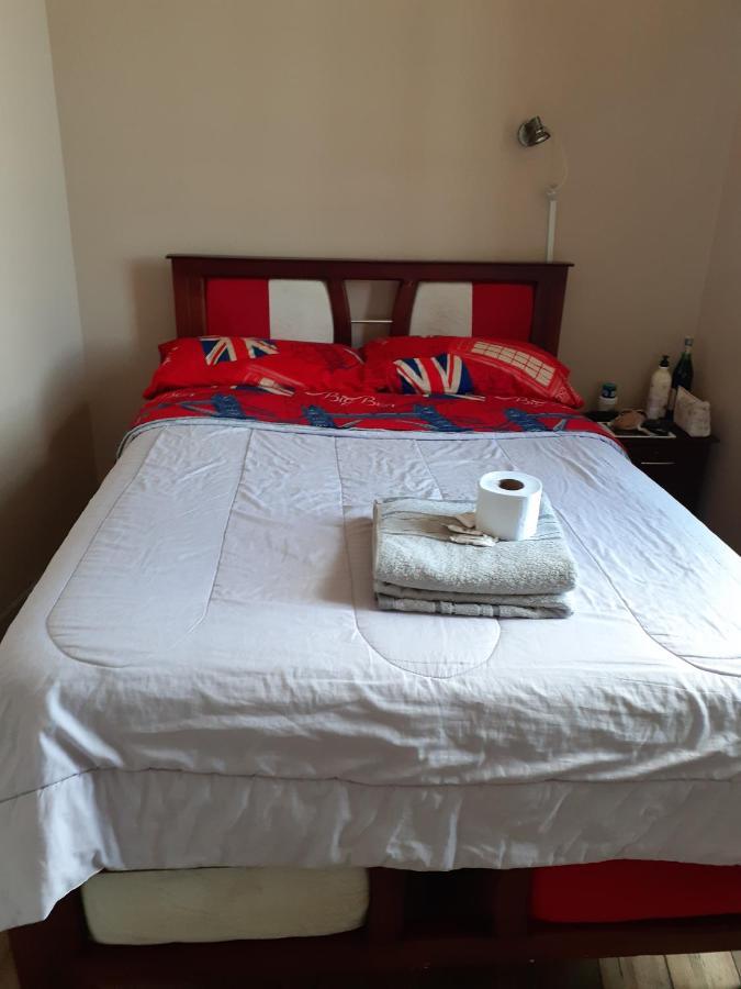 Hostal Mediodia Quito Kültér fotó