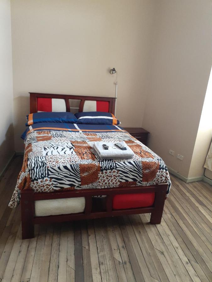 Hostal Mediodia Quito Kültér fotó