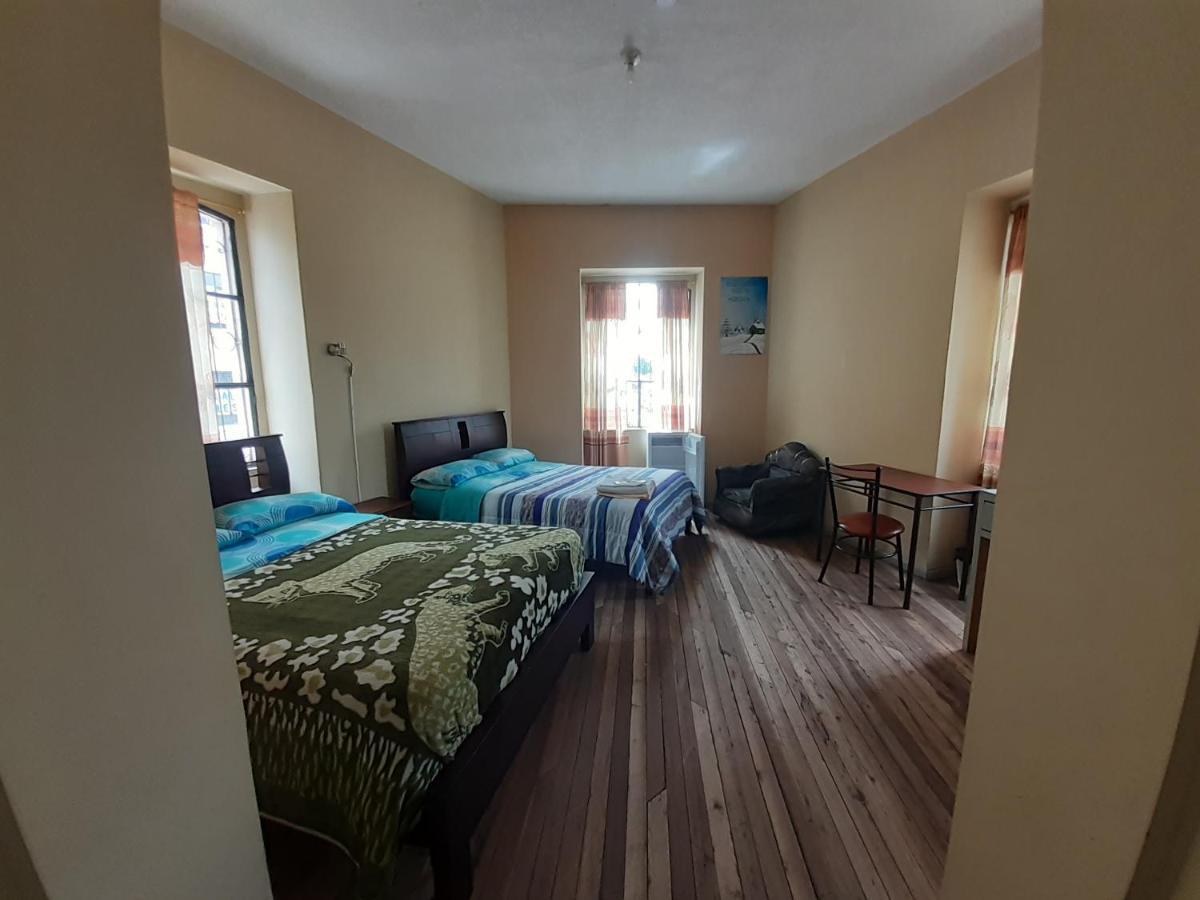 Hostal Mediodia Quito Kültér fotó