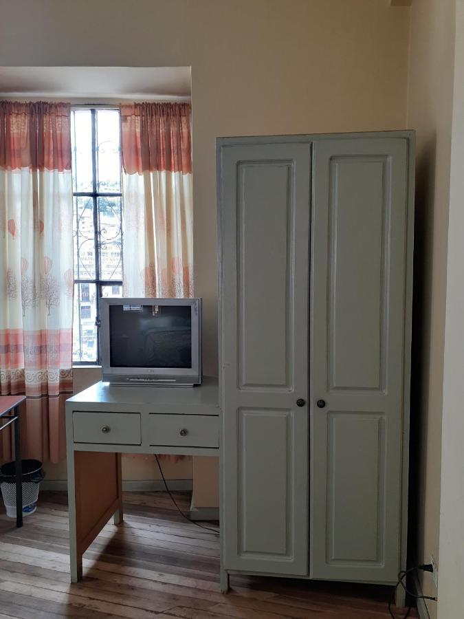 Hostal Mediodia Quito Kültér fotó