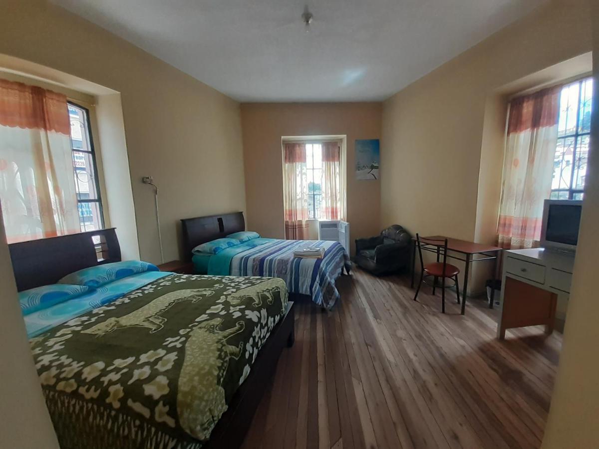 Hostal Mediodia Quito Kültér fotó